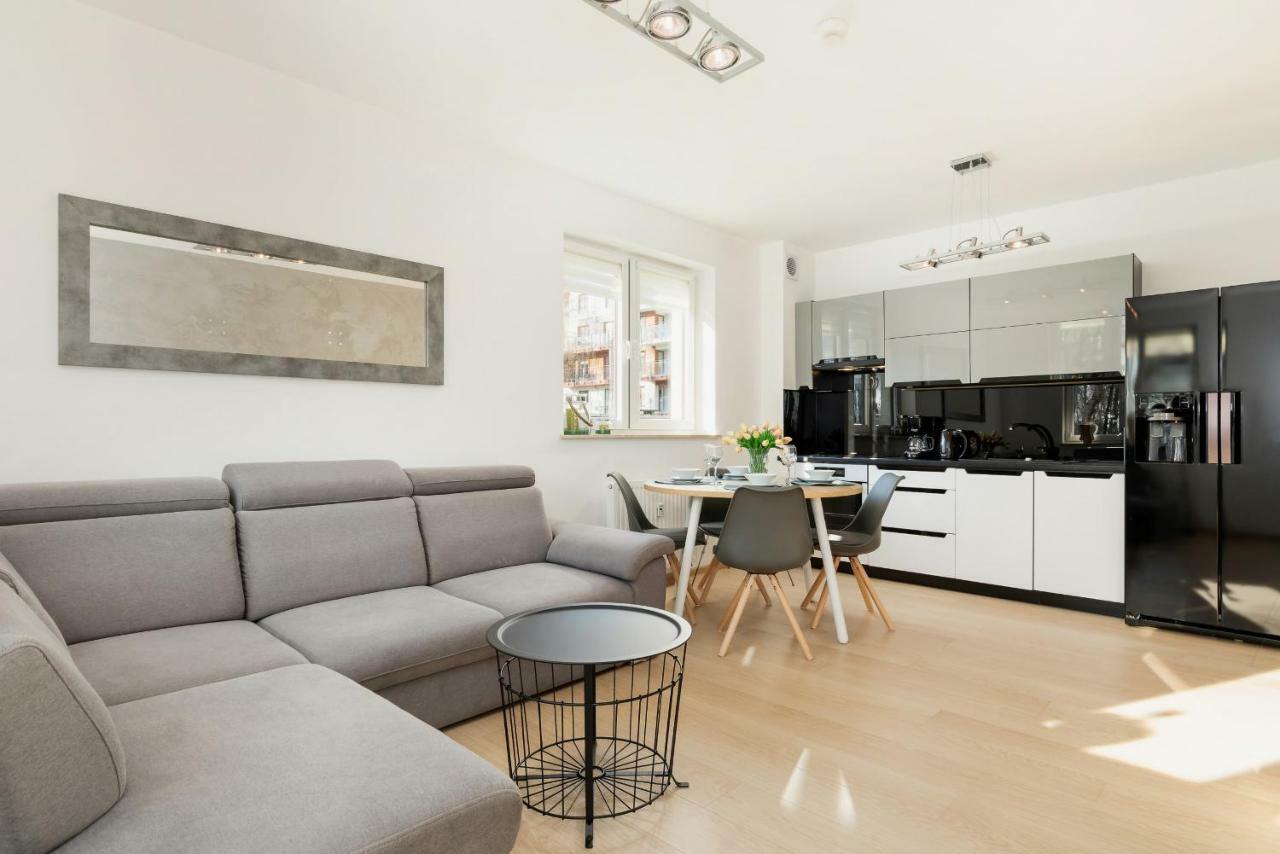 Apartamenty Polanki Park Basen, Sauna & Silownia By Noclegi Renters 코워브제크 외부 사진